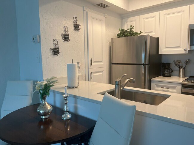 Photo - Adorable 1BR/1BA Condo in Downtown Venice Unit 214