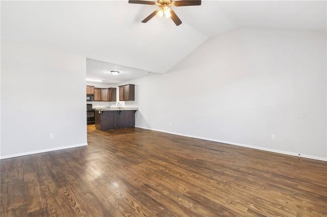 Photo - 103 Foxglove St