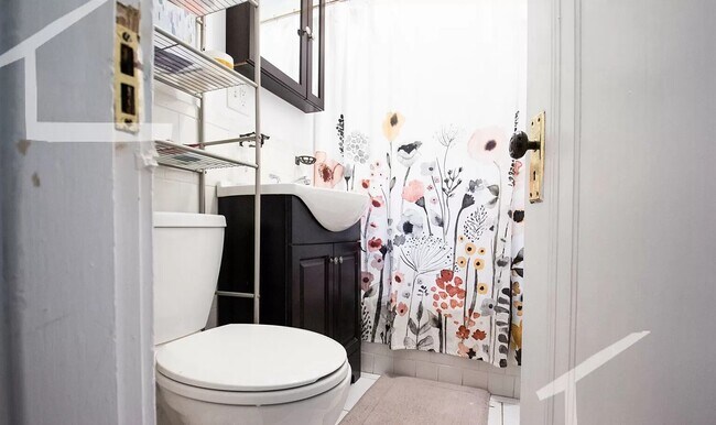 Building Photo - 2003 Commonwealth Ave Unit 10