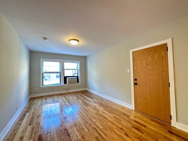 562 W Arlington Pl Unit 012