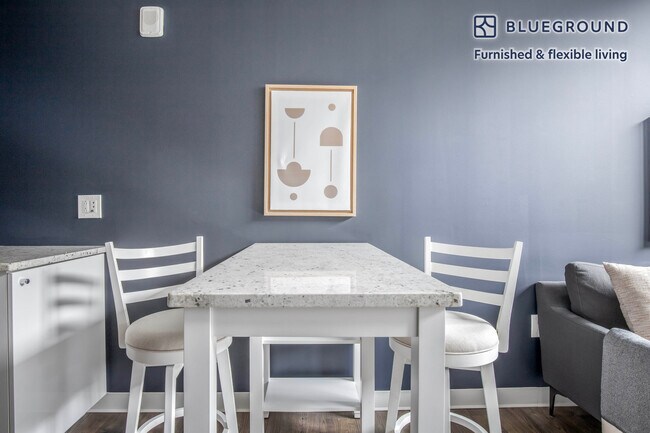 Photo - 5 Glassworks Ave Unit SI FL1-ID869