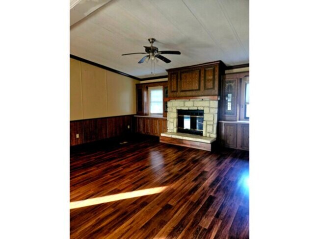 Photo - 649-95a Hwy 95A N