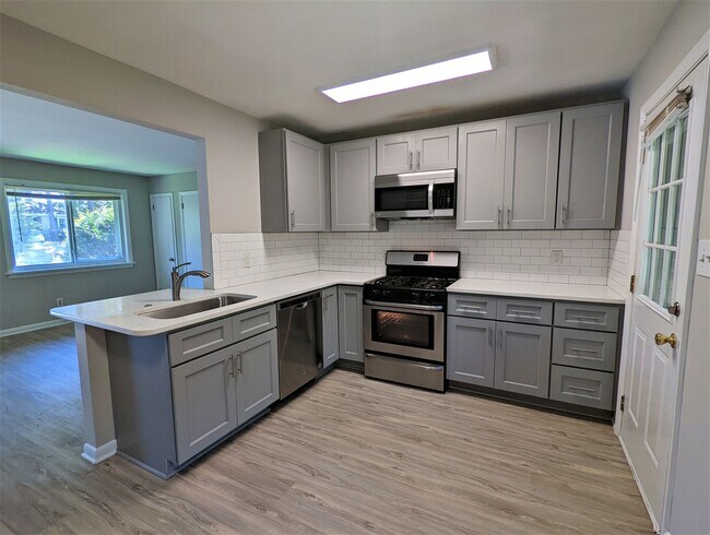 3906 Lexington Dr Unidad C