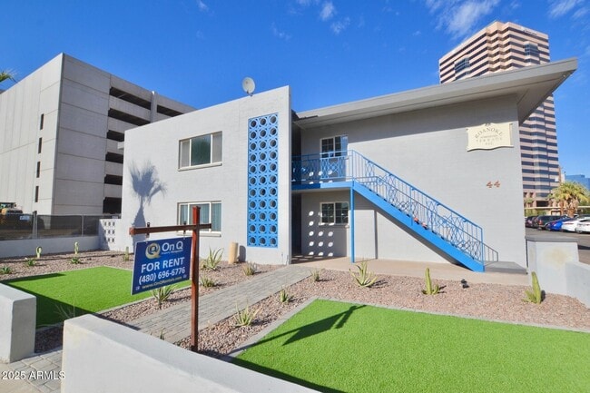 Building Photo - 44 E Roanoke Ave Unit 5