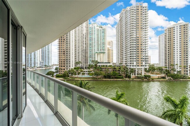 Building Photo - 495 Brickell Ave Unit 607 Rental