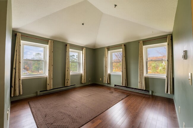 Photo - 28 Academy St Unidad 9