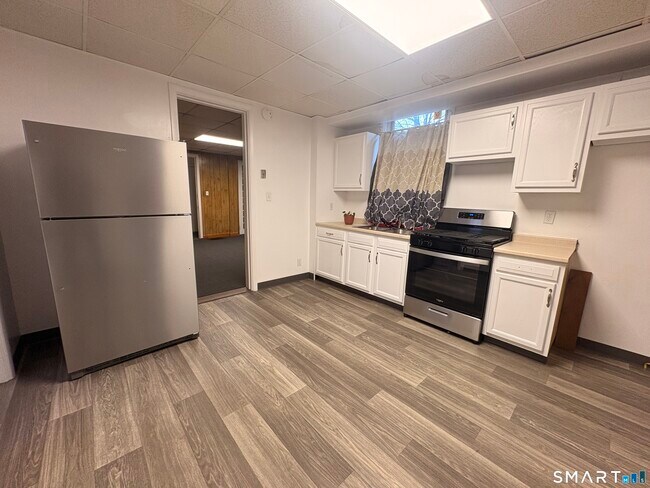 Photo - 185 Grove St