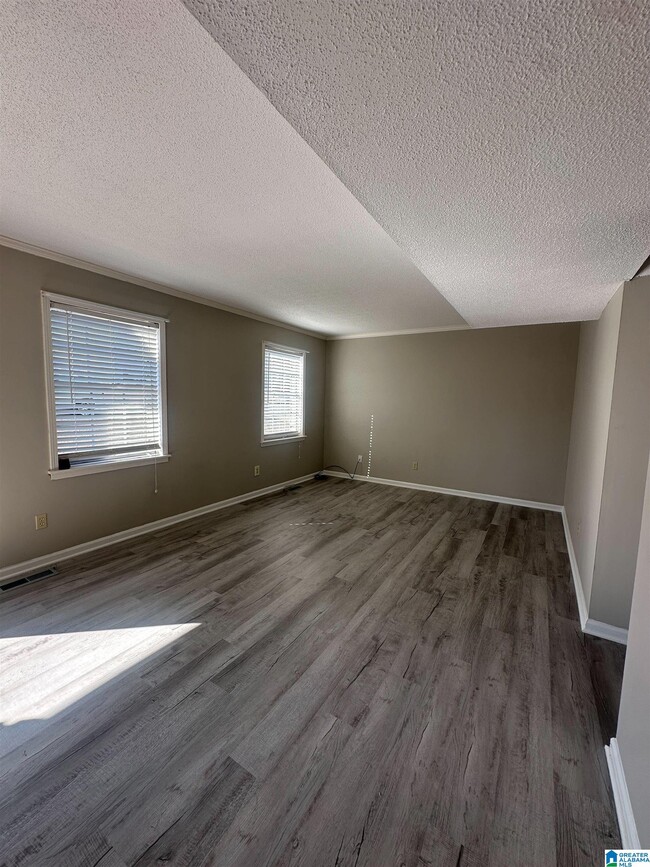 Photo - 839 Linbard Ln