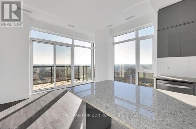 Photo - 55 Duke St W Unit 2508