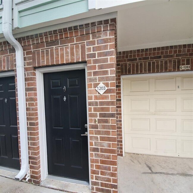 9200 Westheimer Rd Condo Unit 1203 Condo for Rent in Houston, TX