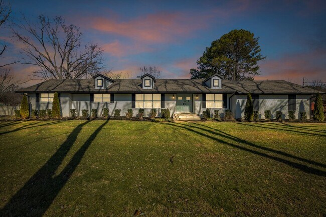 Photo - 311 Joe B Jackson Pkwy