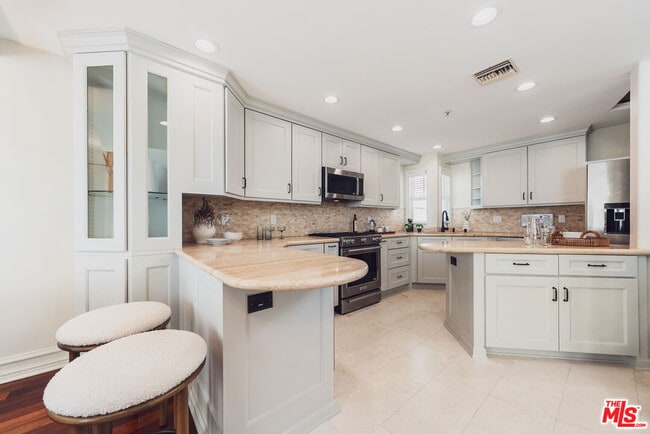 Photo - 844 3rd St Unit 5