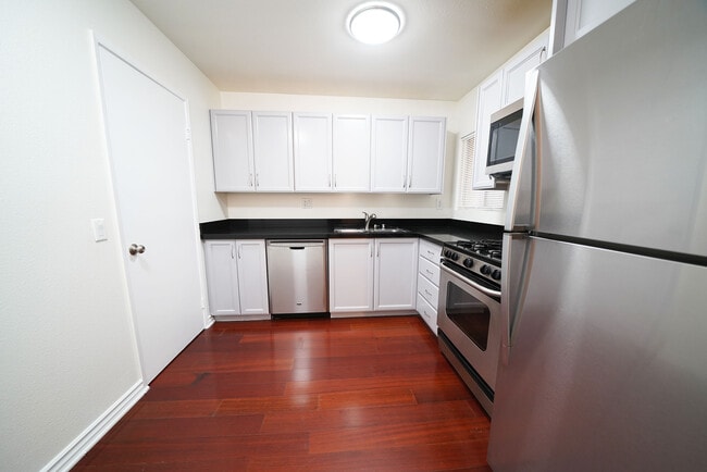 Photo - 18350 Hatteras St