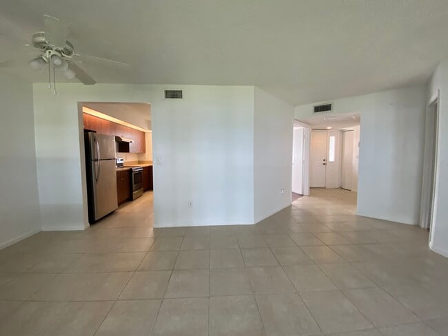 2003 SE 27th Dr Unit 102-A