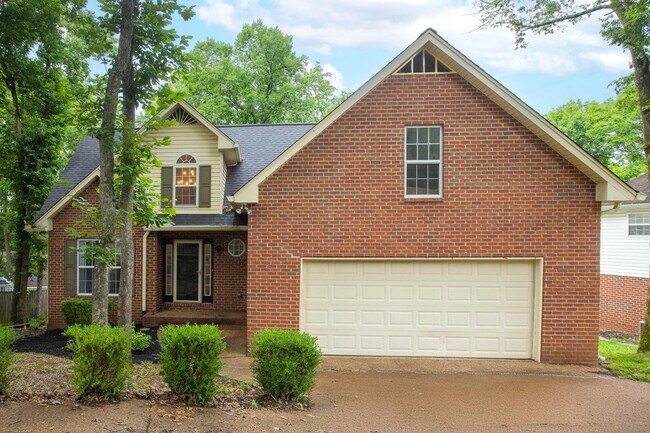 Photo - Charming Hendersonville Home!