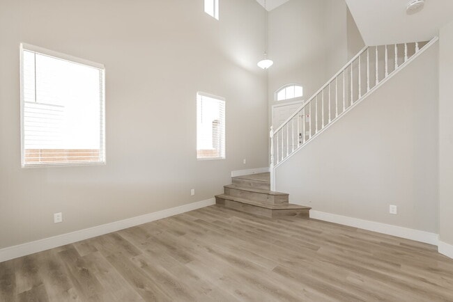 Photo - 10673 Mann St