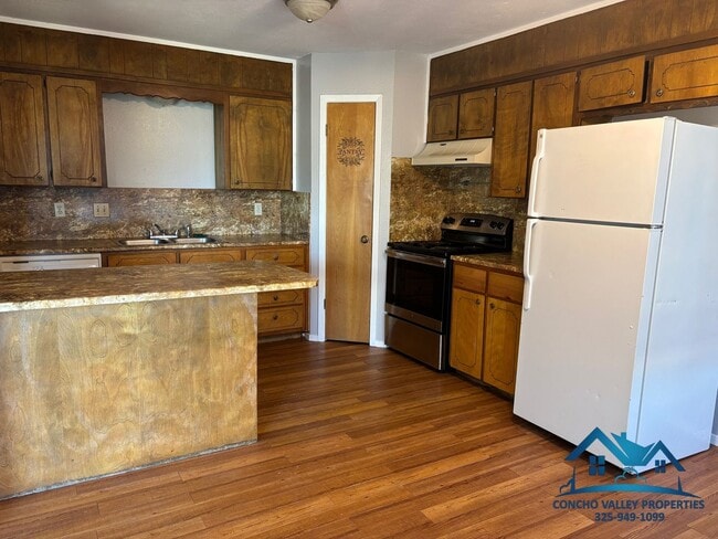 Photo - 3306 Cameron St