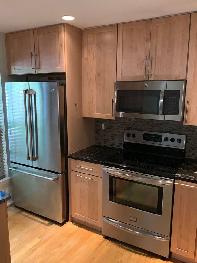 Photo - Beautiful 2BR 3.5BA updated town home located in the Saddle Ridge Community