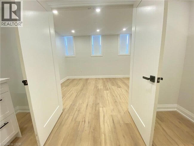 Photo - 588 Barton St E Unit 10