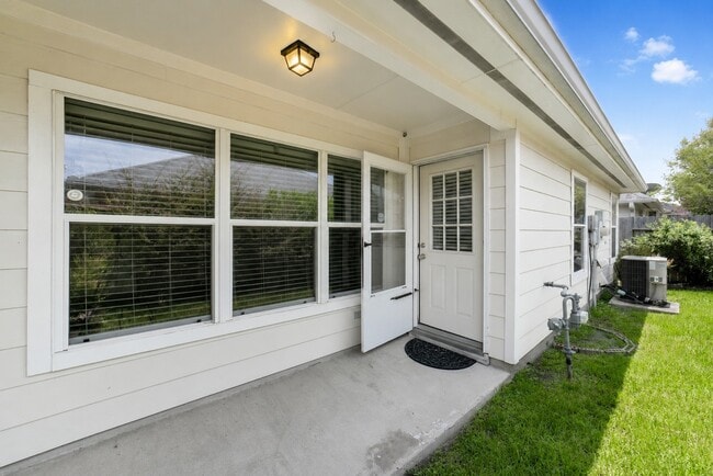 Photo - 15911 Pleasant Green Cir