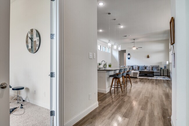 Photo - 1521 Buckeye Trl