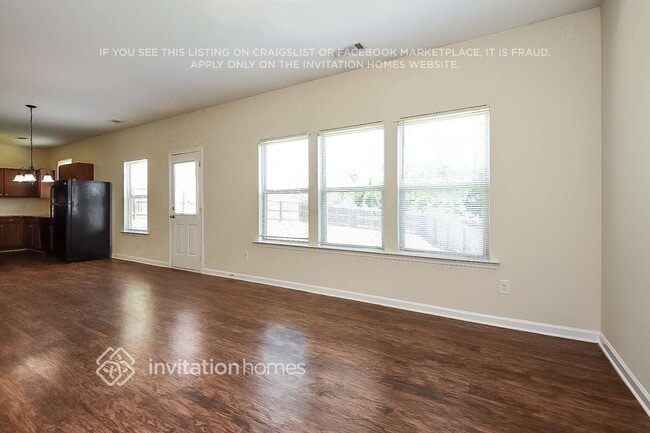 Photo - 440 Village Broad St