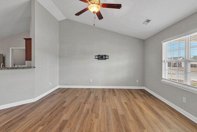 303 Sinclair Ln