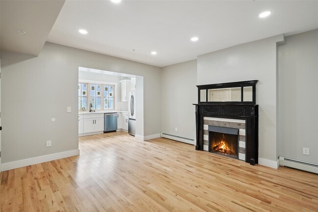 Photo - 405 Grand St