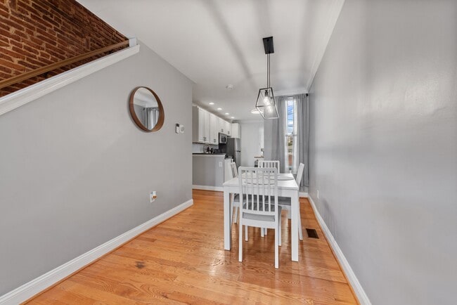 Photo - 8 E Randall St