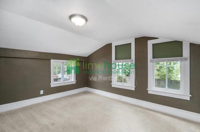 Photo - 106 Parkview Ave