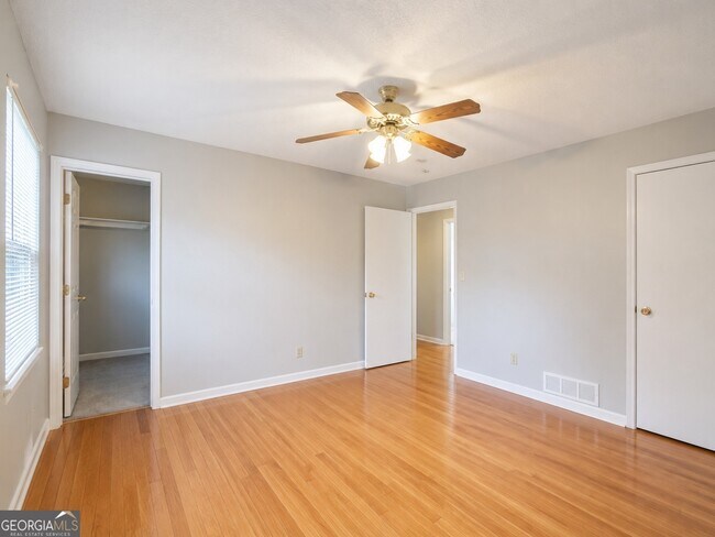 Photo - 339 Desiree Dr NW