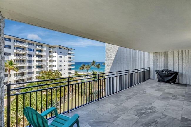 Photo - 1167 Hillsboro Mile Condo Unit 405