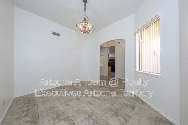 Photo - 352 S Vía De Los Rosales