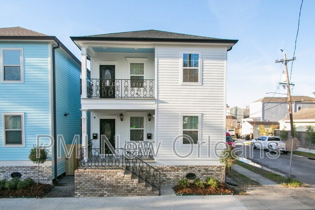 Building Photo - 2232 Bienville St