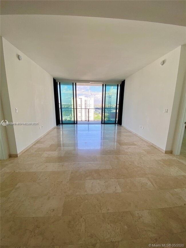 Photo - 88 SW 7th St Unidad 1404