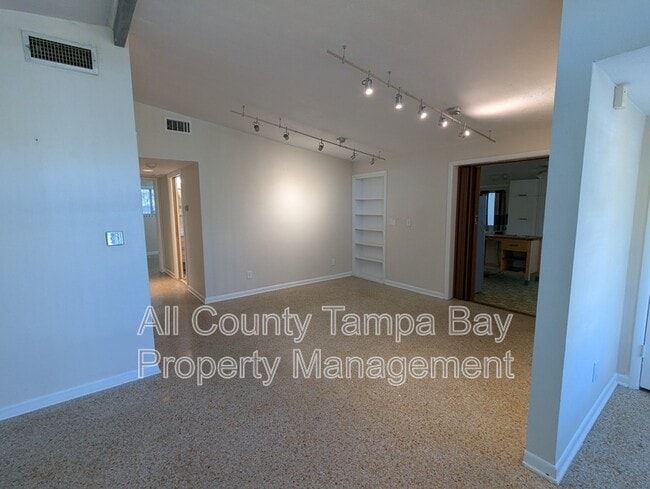 Photo - 213 Linda Ave