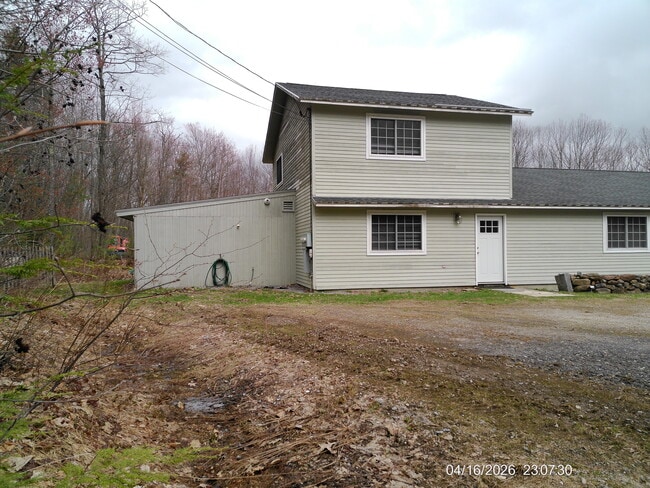Building Photo - 330 Craney Hill Rd Unit a