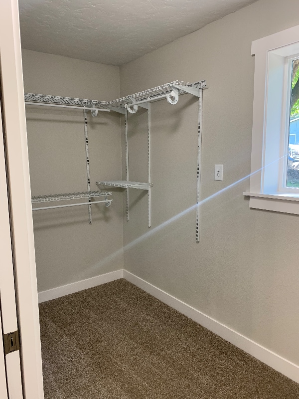 Photo - 4590 Jennifer St