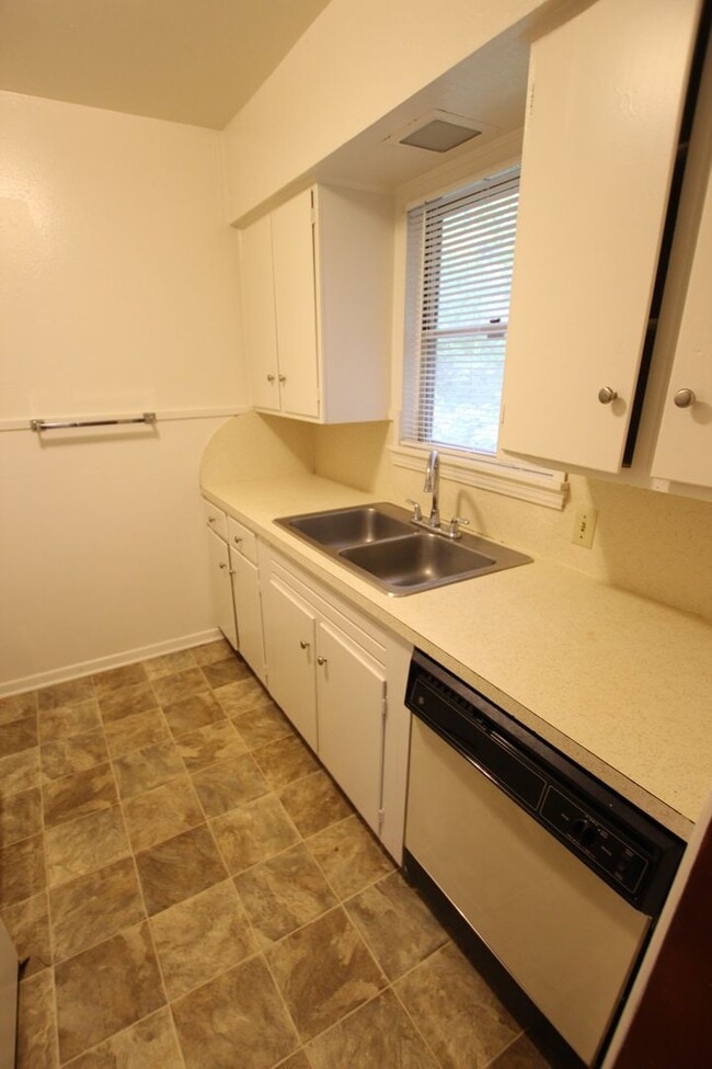 Photo - Adorable 1 bedroom 1 bath in the heart of Tyler!