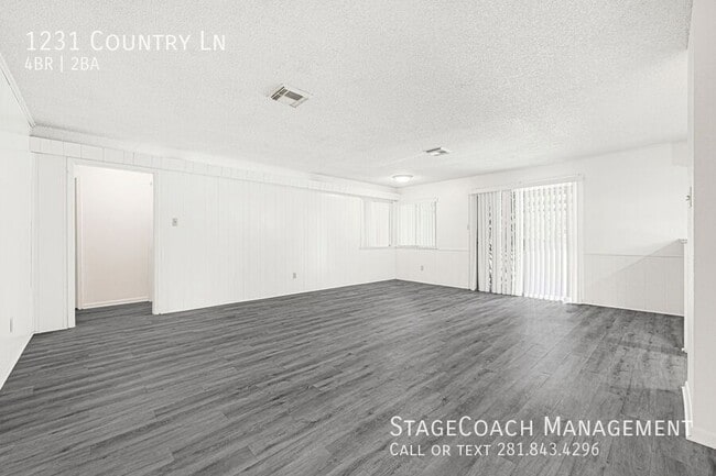 Photo - 1231 Country Ln