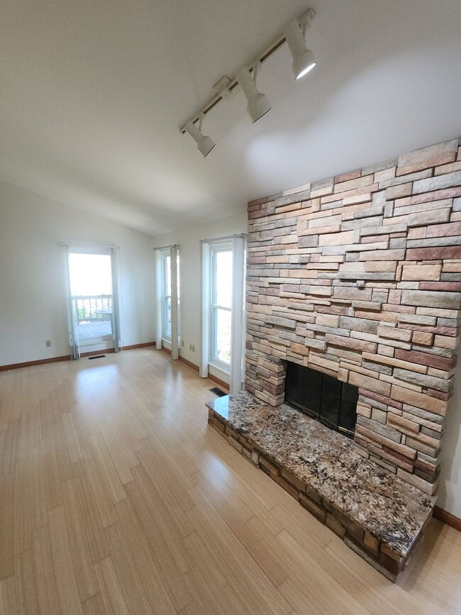 Photo - Spacious Home in Ladue Schools