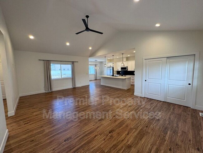 Photo - 2522 Hunter Hall St