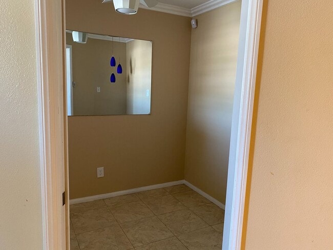 Photo - One Bedroom Apartment near UCR