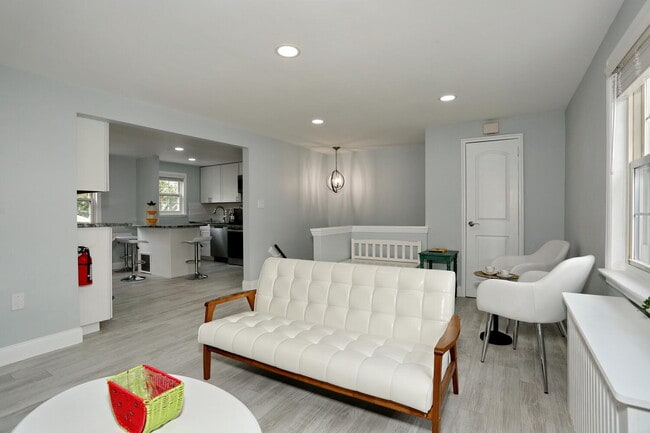 Photo - 100 Huguenot Ave Unit 6B