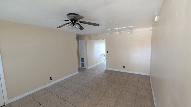 Photo - 4100 NW 39th Ave