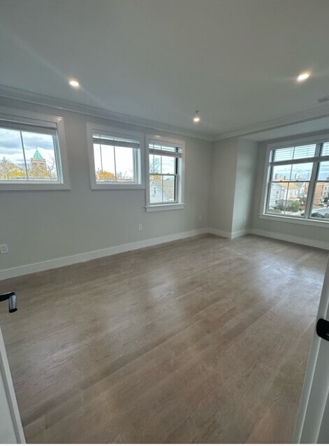 Photo - 13 Greylock Rd