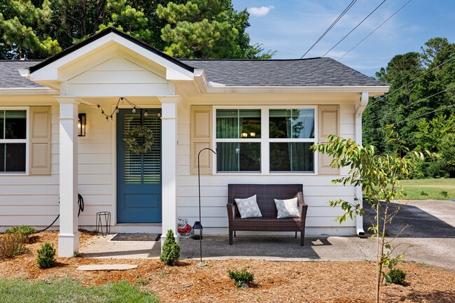 Photo - 223 Woodglen Dr