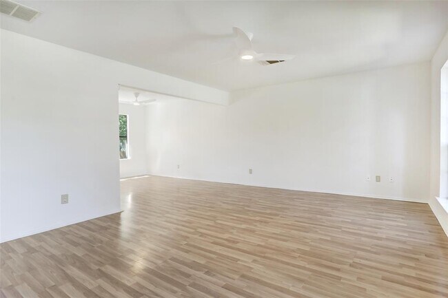 Photo - 12022 Cherie Dr