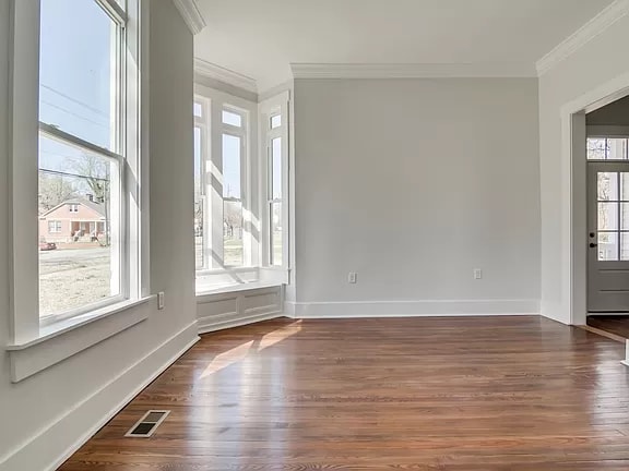 Photo - 164 N Clark St