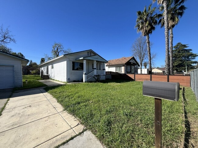 Photo - Recently renovated 2 bed 2 bath in Sacramento!